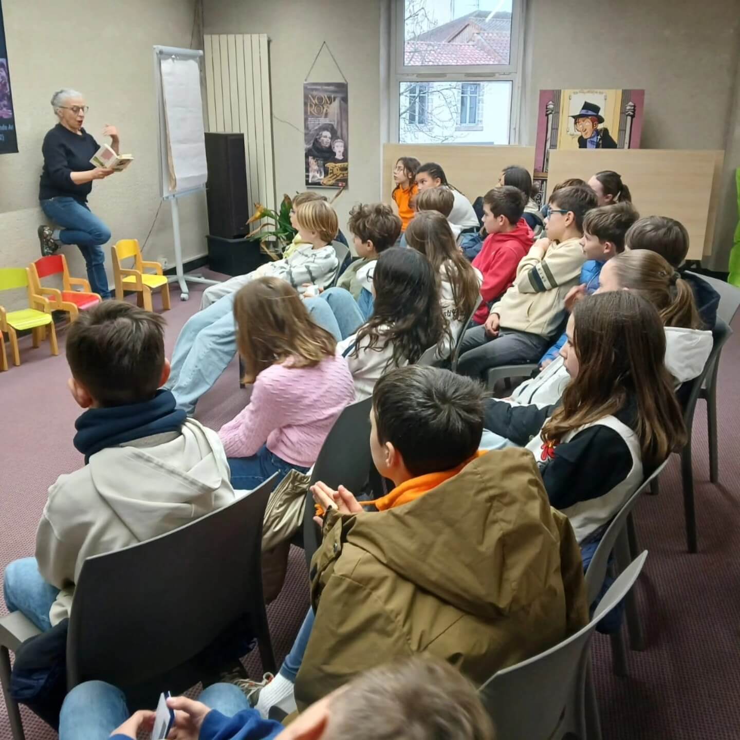 Les élèves de 6e à la découverte de la médiathèque de Bressuire